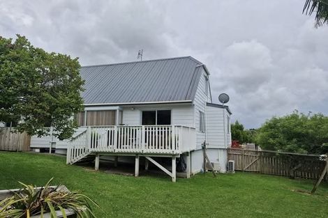 Photo of property in 1/12 Ballini Rise, West Harbour, Auckland, 0618