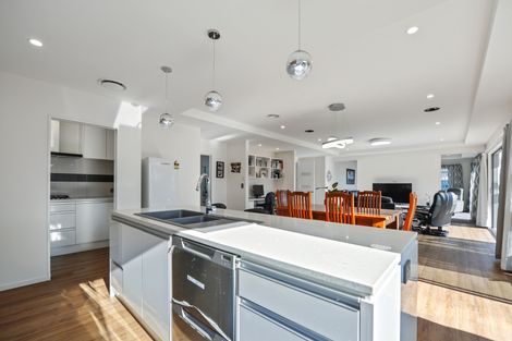 Photo of property in 16 Warhorse Gate, Halswell, Christchurch, 8025