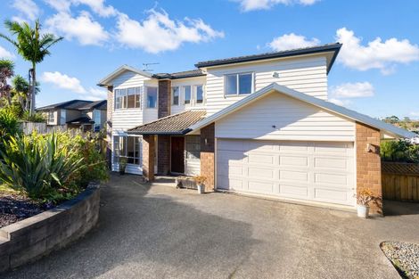 Photo of property in 11 Tekapo Rise, Fairview Heights, Auckland, 0632
