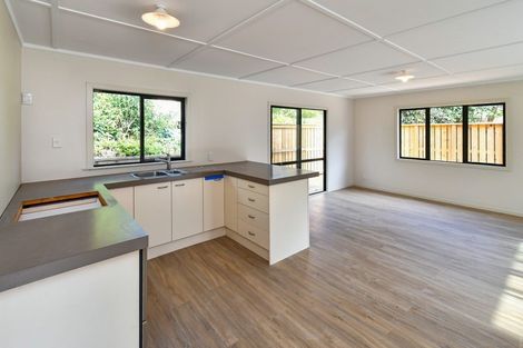 Photo of property in 78 Howard Road, Orere Point, Papakura, 2585