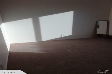 Photo of property in 6 Ashton Fitchett Drive, Brooklyn, Wellington, 6021