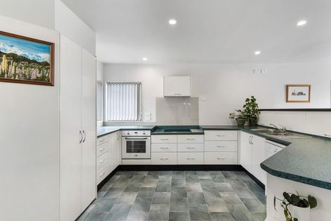 Photo of property in 86 Wade River Road, Stanmore Bay, Whangaparaoa, 0932