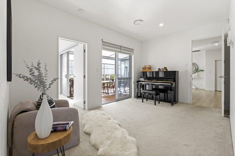 Photo of property in 12 Pommes Way, Silverdale, 0932