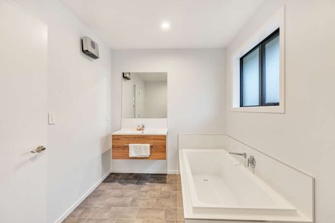 Photo of property in 14 Nathaniel Archer Street, Woodend, 7610