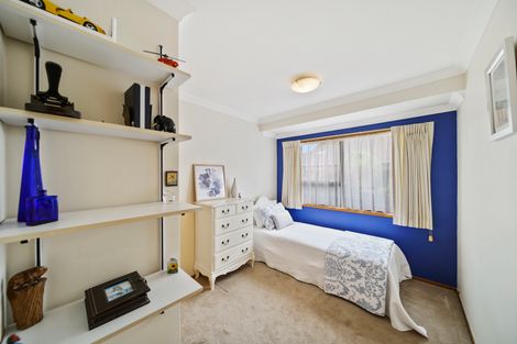 Photo of property in 26 Loloma Drive, Half Moon Bay, Auckland, 2012