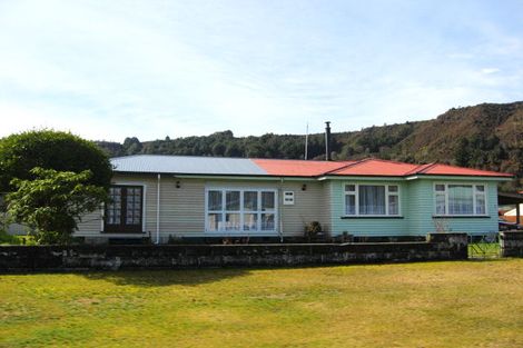 Photo of property in 75-77 Main Street, Reefton, 7830