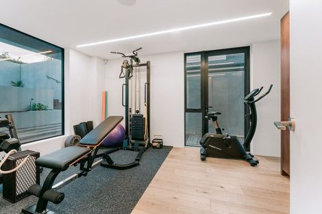 Photo of property in 124 Marine Parade, Mount Maunganui, 3116