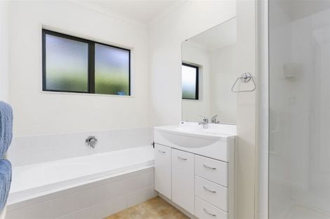 Photo of property in 52 Highfields Terrace, Henderson, Auckland, 0612