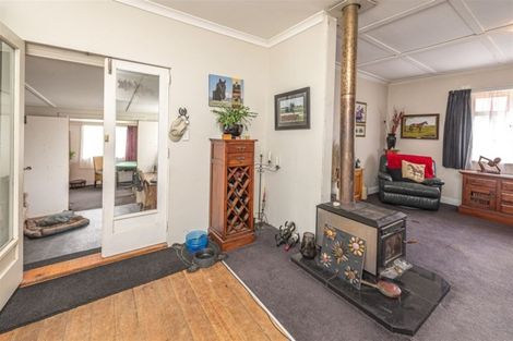 Photo of property in 2 Mcneil Street, Balclutha, 9230
