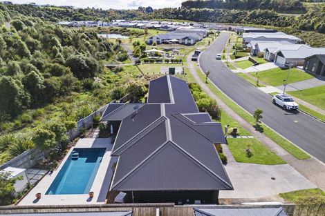 Photo of property in 38 Pakanga Grove, Pyes Pa, Tauranga, 3112