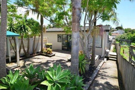 Photo of property in 15 Sundown Avenue, Manly, Whangaparaoa, 0930