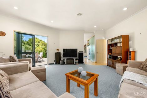 Photo of property in 8a Garrett Place, Riverstone Terraces, Upper Hutt, 5018