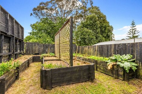 Photo of property in 43 Mcclintock Road, Massey, Auckland, 0614