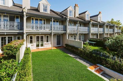 Photo of property in 10 Leneford Drive, East Tamaki, Auckland, 2013