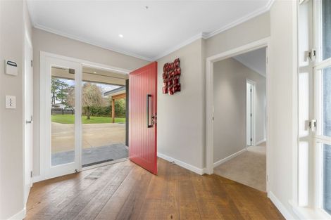 Photo of property in 72 Hanham Road, Kumeu, 0891