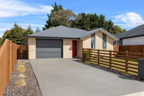 Photo of property in 17 Tara Crescent, Woodend, 7610