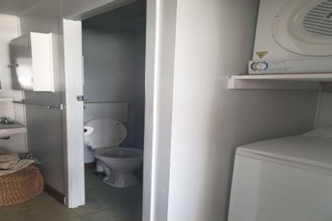 Photo of property in Churchill Flats, 213 The Terrace, Wellington Central, Wellington, 6011