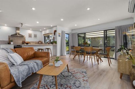 Photo of property in 16 Sunnybrooke Close, Welcome Bay, Tauranga, 3112