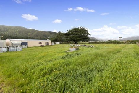 Photo of property in 104 Upper Fitzherbert Road, Wainuiomata, 5373