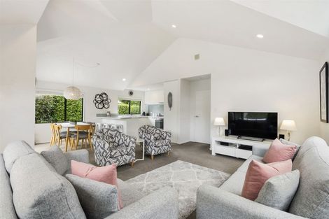 Photo of property in 2/19 Trafalgar Road, Milford, Auckland, 0620