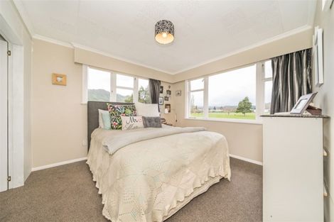 Photo of property in 10 Whitley Avenue, Ebdentown, Upper Hutt, 5018