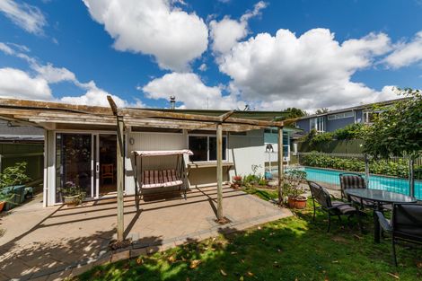 Photo of property in 16 Wikiriwhi Crescent, Awapuni, Palmerston North, 4412