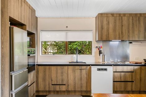 Photo of property in 1099 Scenic Drive North, Swanson, Auckland, 0816
