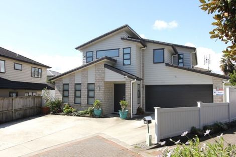 Photo of property in 43b Redoubt Road, Goodwood Heights, Auckland, 2105