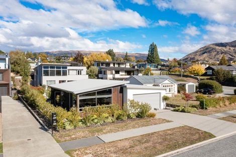 Photo of property in 126 Warren Street, Wanaka, 9305