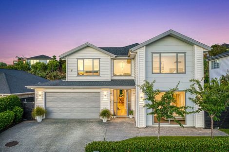 Photo of property in 16 Syd Grant Crescent, Orewa, 0931