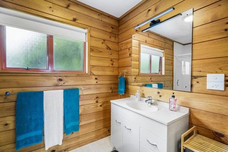 Photo of property in 39a Pohutukawa Avenue, Red Beach, 0932