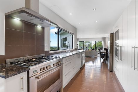 Photo of property in 2/5 Dalmeny Close, Murrays Bay, Auckland, 0630