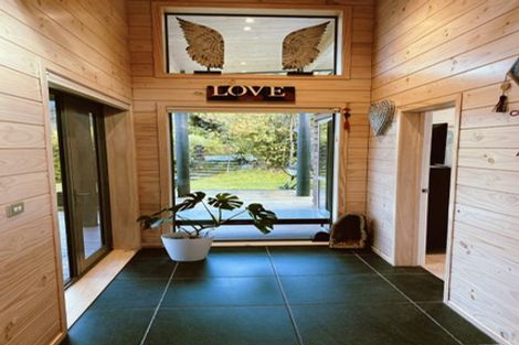 Photo of property in 17 Lookout Drive, Mount Creighton, Queenstown, 9371