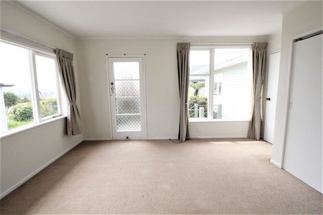 Photo of property in 519a East Coast Road, Murrays Bay, Auckland, 0630