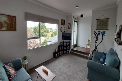 Photo of property in 15 Mile Place, Henderson, Auckland, 0612