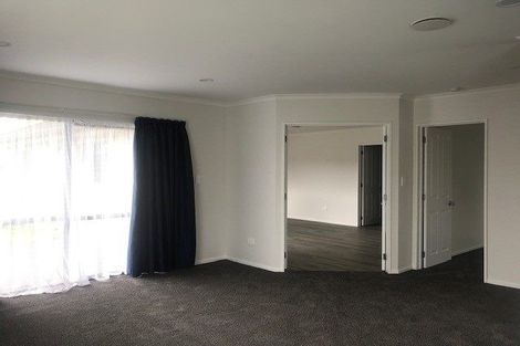 Photo of property in 1 Belcoo Crescent, East Tamaki, Auckland, 2013