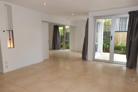 Photo of property in 2/32 Cranmer Square, Christchurch Central, Christchurch, 8013