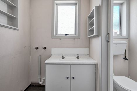 Photo of property in 2/56 Young Street, New Plymouth, 4310