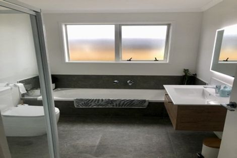 Photo of property in 30 Empire Crescent, Papamoa, 3118