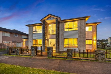 Photo of property in 1 Creggan Crescent, Flat Bush, Auckland, 2019
