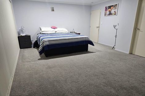 Photo of property in 87 Riverton Drive, Randwick Park, Auckland, 2105