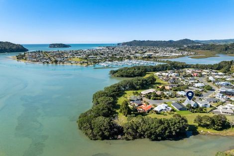 Photo of property in 140 Moana Anu Anu Avenue, Whangamata, 3620