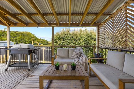 Photo of property in 972 Kahikatea Flat Road, Waitoki, 0871