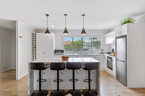 Photo of property in 5 Neta Grove, Henderson, Auckland, 0612