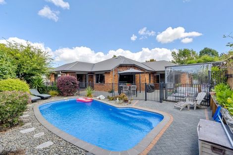 Photo of property in 27 Somerton Drive, Huntington, Hamilton, 3210