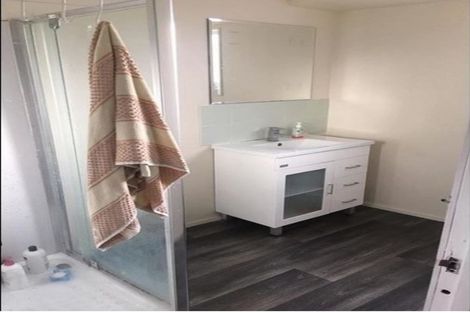 Photo of property in 3/10 Penion Drive, Flat Bush, Auckland, 2023