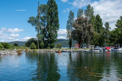Photo of property in 2 Lakemere Way, Kinloch, Taupo, 3377
