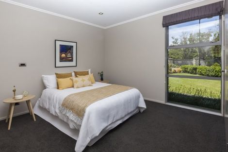 Photo of property in 11 Nightingale Place, Papanui, Christchurch, 8053