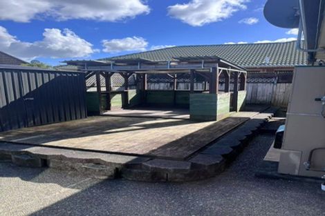 Photo of property in 1 Claremont Way, East Tamaki Heights, Auckland, 2016