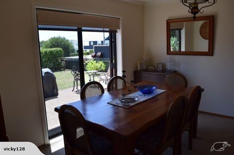 Photo of property in 1/48 East Coast Road, Milford, Auckland, 0620